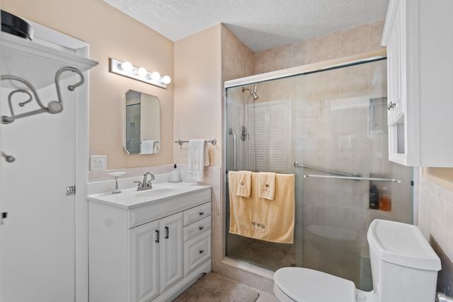 8666 Bella Vista Drive 111, Boca Raton, FL 33433
