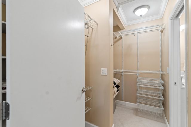 8666 Bella Vista Drive 111, Boca Raton, FL 33433
