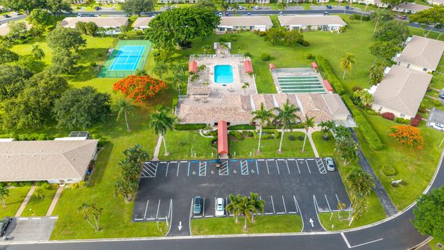 8666 Bella Vista Drive 111, Boca Raton, FL 33433
