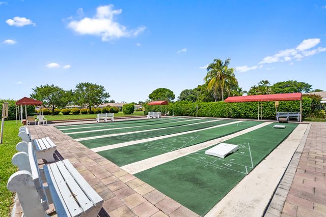 8666 Bella Vista Drive 111, Boca Raton, FL 33433