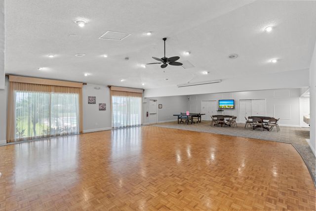 8666 Bella Vista Drive 111, Boca Raton, FL 33433