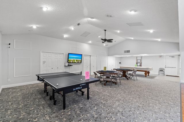 8666 Bella Vista Drive 111, Boca Raton, FL 33433
