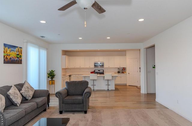 14206 Gragnani Avenue, Kerman, CA 93630