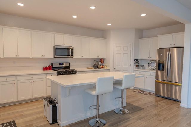 14206 Gragnani Avenue, Kerman, CA 93630