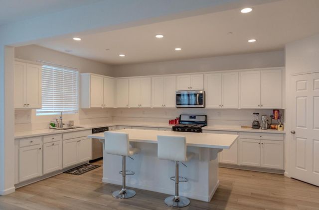 14206 Gragnani Avenue, Kerman, CA 93630