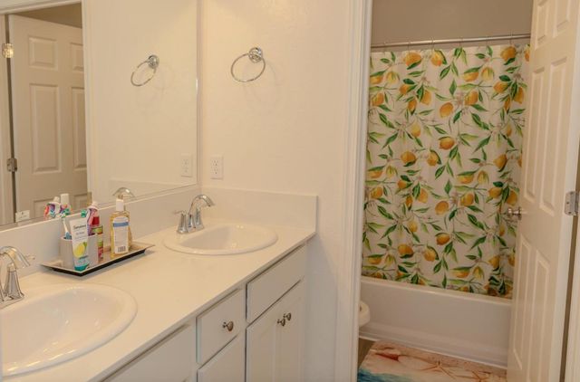 14206 Gragnani Avenue, Kerman, CA 93630