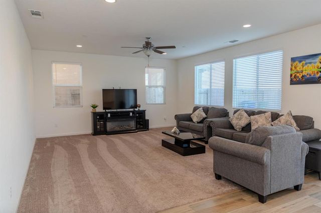 14206 Gragnani Avenue, Kerman, CA 93630