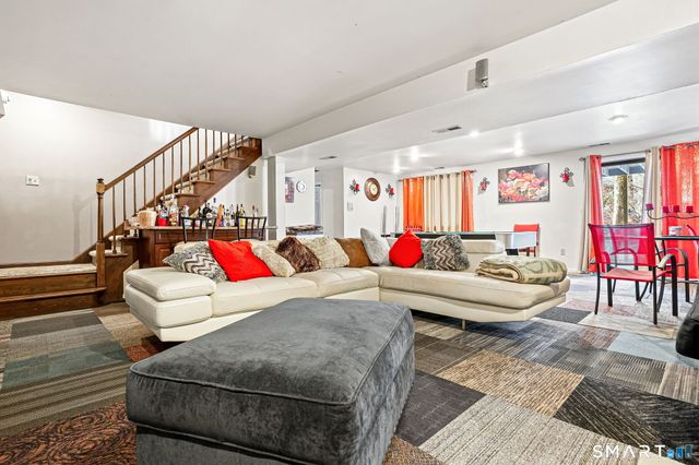 11 Circle Drive, Stratford, CT 06614