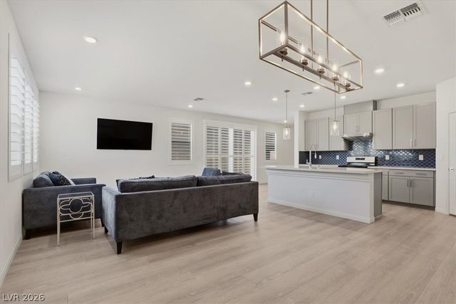 9105 Nostrand Avenue, Las Vegas, NV 89148