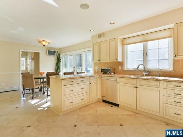 1 Frasco Lane, Norwood, NJ 07648