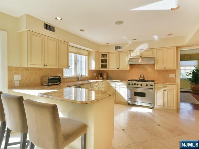 1 Frasco Lane, Norwood, NJ 07648