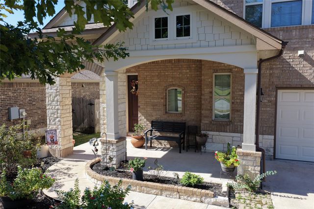 305 Lightcliff ST, Hutto, TX 78634