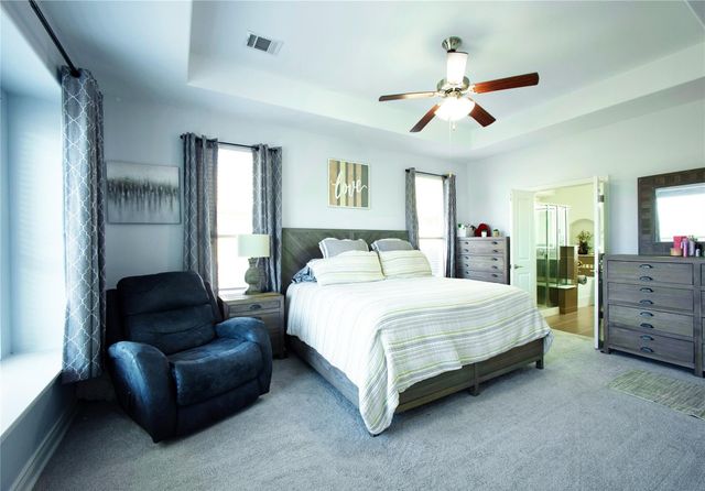 305 Lightcliff ST, Hutto, TX 78634