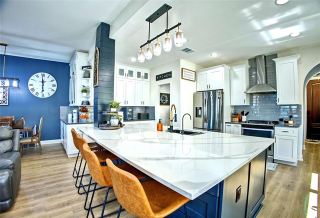 305 Lightcliff ST, Hutto, TX 78634