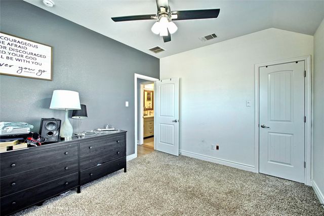 305 Lightcliff ST, Hutto, TX 78634