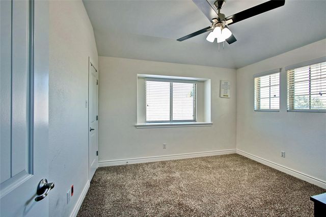 305 Lightcliff ST, Hutto, TX 78634