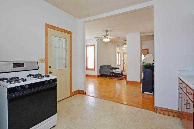 653 Thomas Avenue, Saint Paul, MN 55104