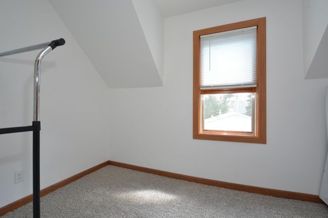 653 Thomas Avenue, Saint Paul, MN 55104