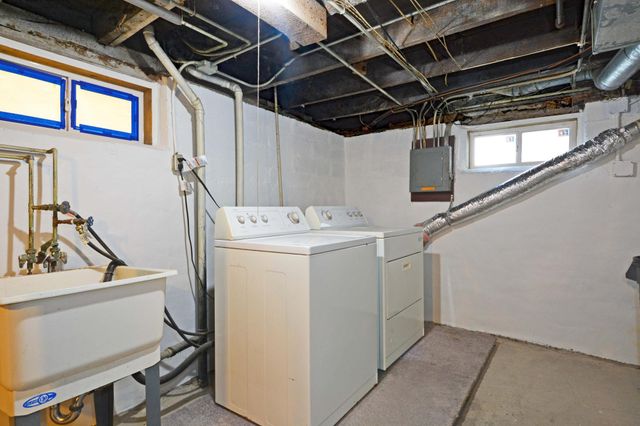 653 Thomas Avenue, Saint Paul, MN 55104