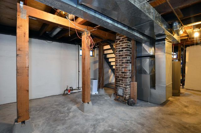 653 Thomas Avenue, Saint Paul, MN 55104