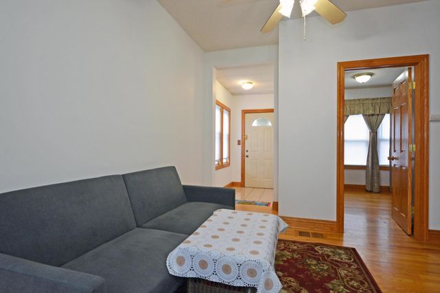 653 Thomas Avenue, Saint Paul, MN 55104