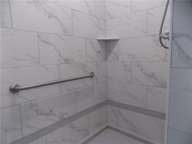 1215 Alexander Court, Ottawa, KS 66067