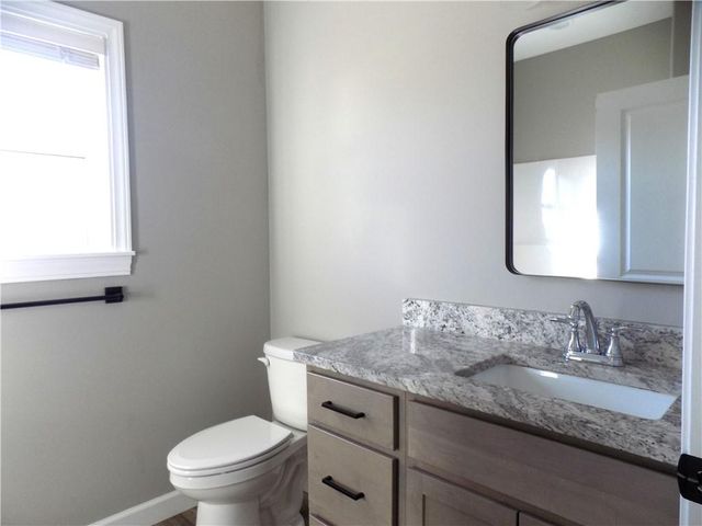 1215 Alexander Court, Ottawa, KS 66067