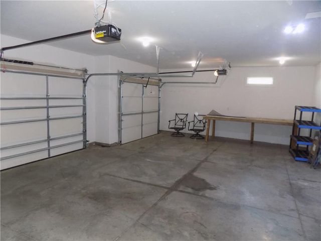 1215 Alexander Court, Ottawa, KS 66067