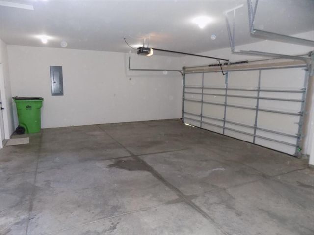 1215 Alexander Court, Ottawa, KS 66067