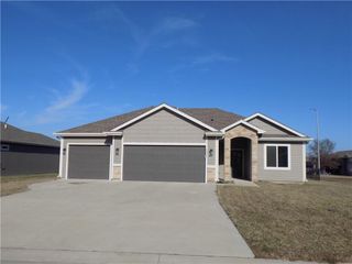 1215 Alexander Court, Ottawa, KS 66067