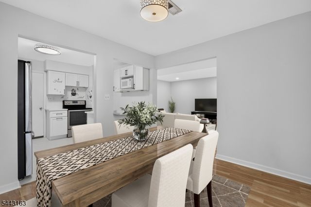 78 Stanwick Ct, Franklin Twp., NJ 08873