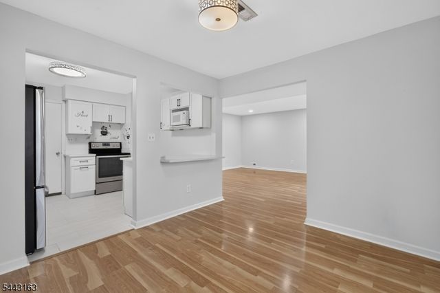 78 Stanwick Ct, Franklin Twp., NJ 08873