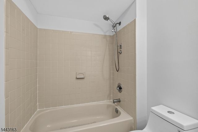 78 Stanwick Ct, Franklin Twp., NJ 08873