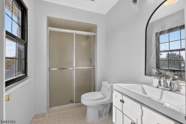 78 Stanwick Ct, Franklin Twp., NJ 08873
