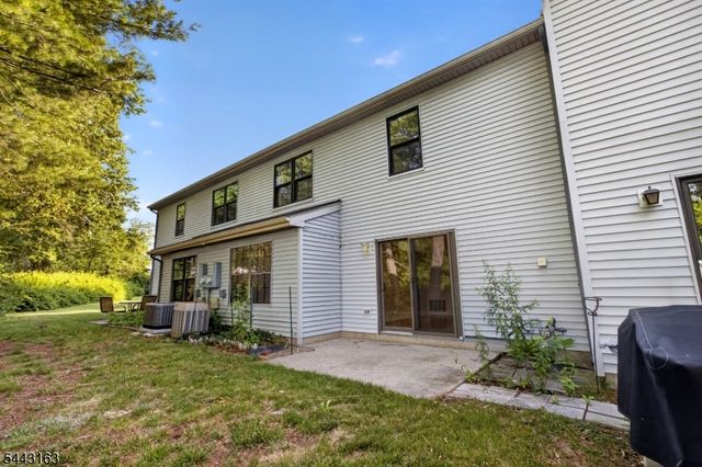 78 Stanwick Ct, Franklin Twp., NJ 08873