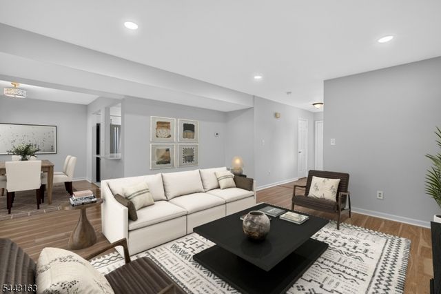 78 Stanwick Ct, Franklin Twp., NJ 08873