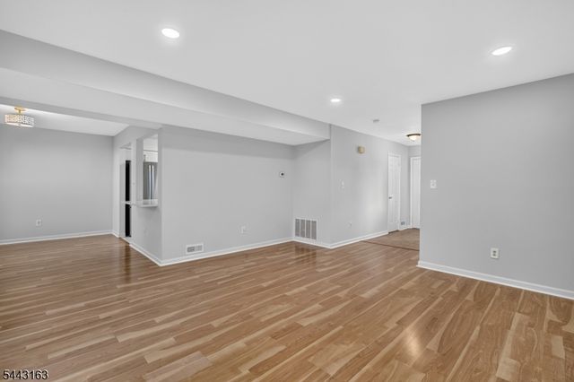78 Stanwick Ct, Franklin Twp., NJ 08873