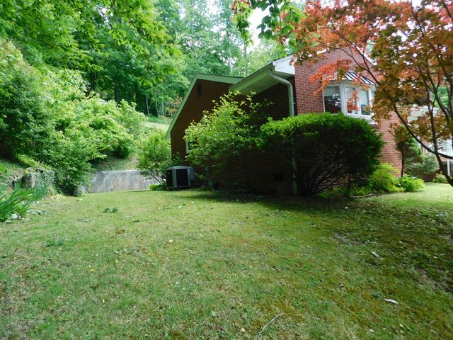 184 Meadow Drive, Harlan, KY 40831