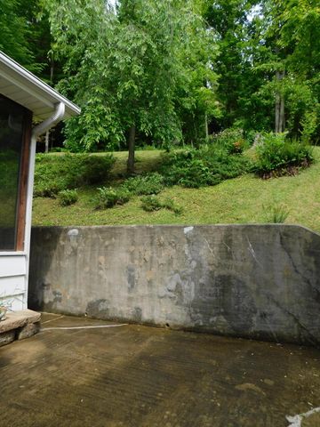 184 Meadow Drive, Harlan, KY 40831