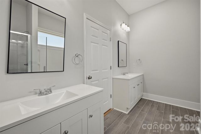 9067 McCray Farms Drive, Hickory, NC 28601