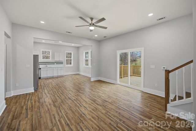 9067 McCray Farms Drive, Hickory, NC 28601