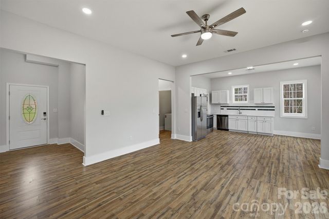 9067 McCray Farms Drive, Hickory, NC 28601