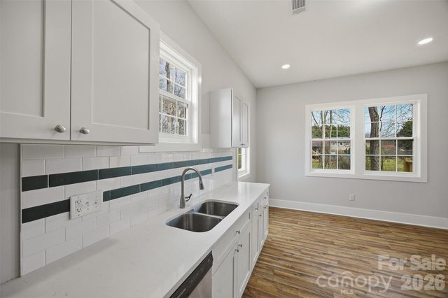 9067 McCray Farms Drive, Hickory, NC 28601