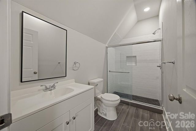 9067 McCray Farms Drive, Hickory, NC 28601