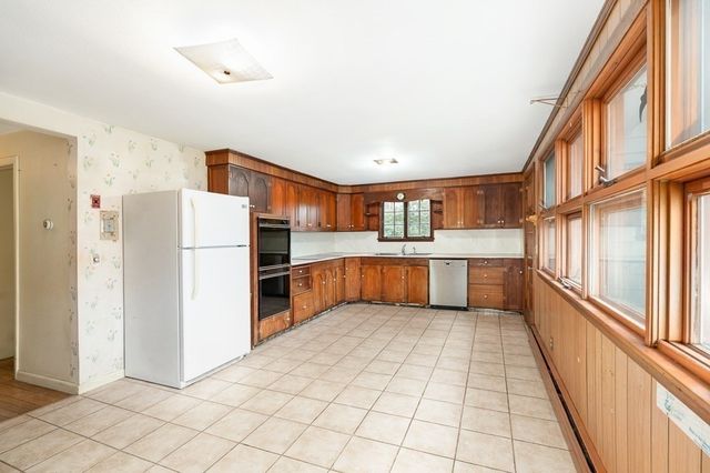 140 Gardner Street, Hamilton, MA 01982