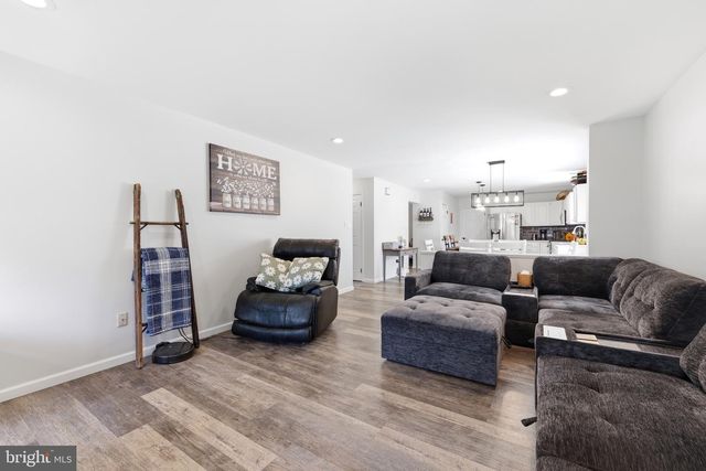 17 BECKETT ST, Clayton, NJ 08312