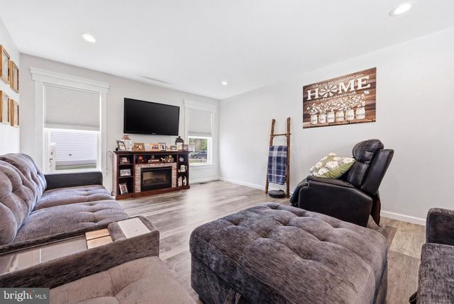 17 BECKETT ST, Clayton, NJ 08312