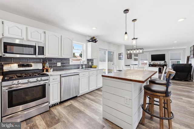 17 BECKETT ST, Clayton, NJ 08312