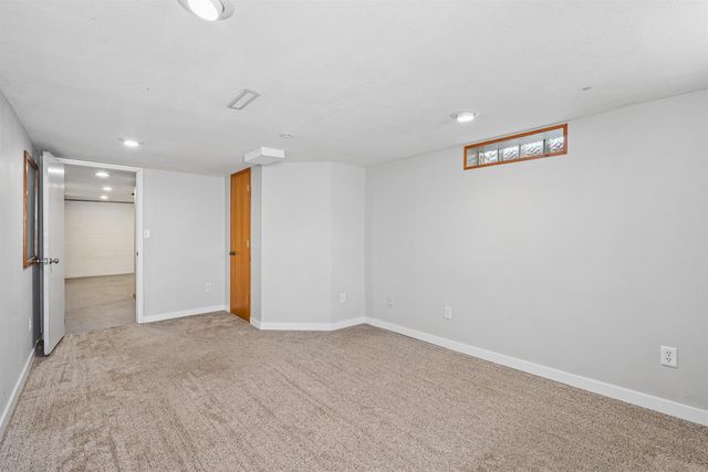 3311 Pridemore Drive, Cedar Falls, IA 50613