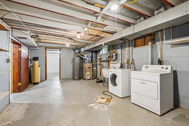 3311 Pridemore Drive, Cedar Falls, IA 50613